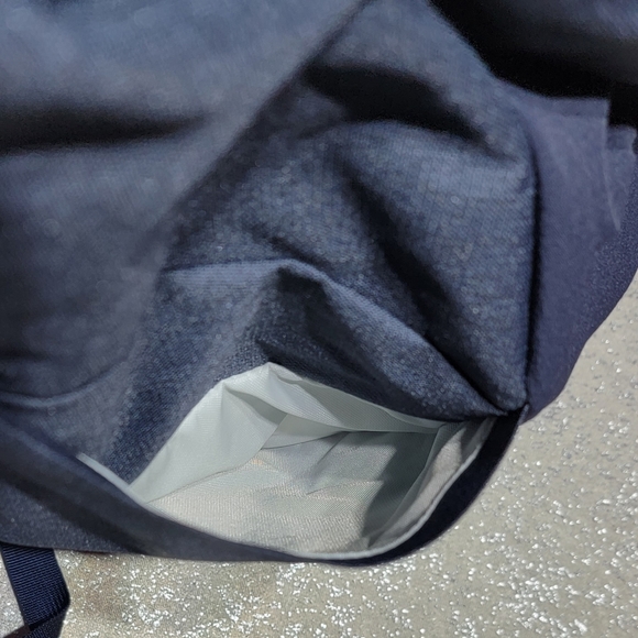 NEW The North Face Aurora Women's Navy Blue Backpack $109 - Picture 14 of 15